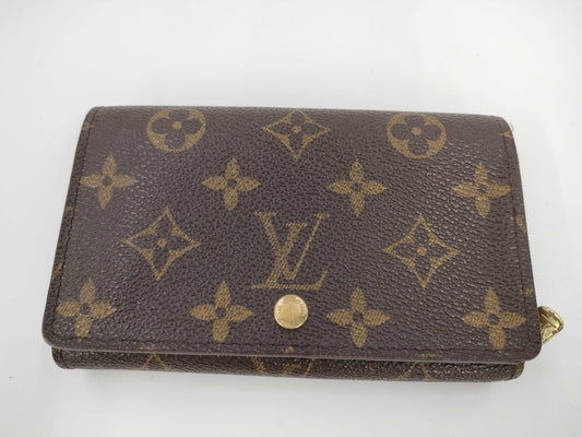 LOUIS VUITTON Monogram Bifold Wallet