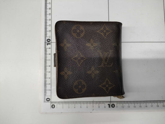LOUIS VUITTON Monogram Compact Zip Wallet
