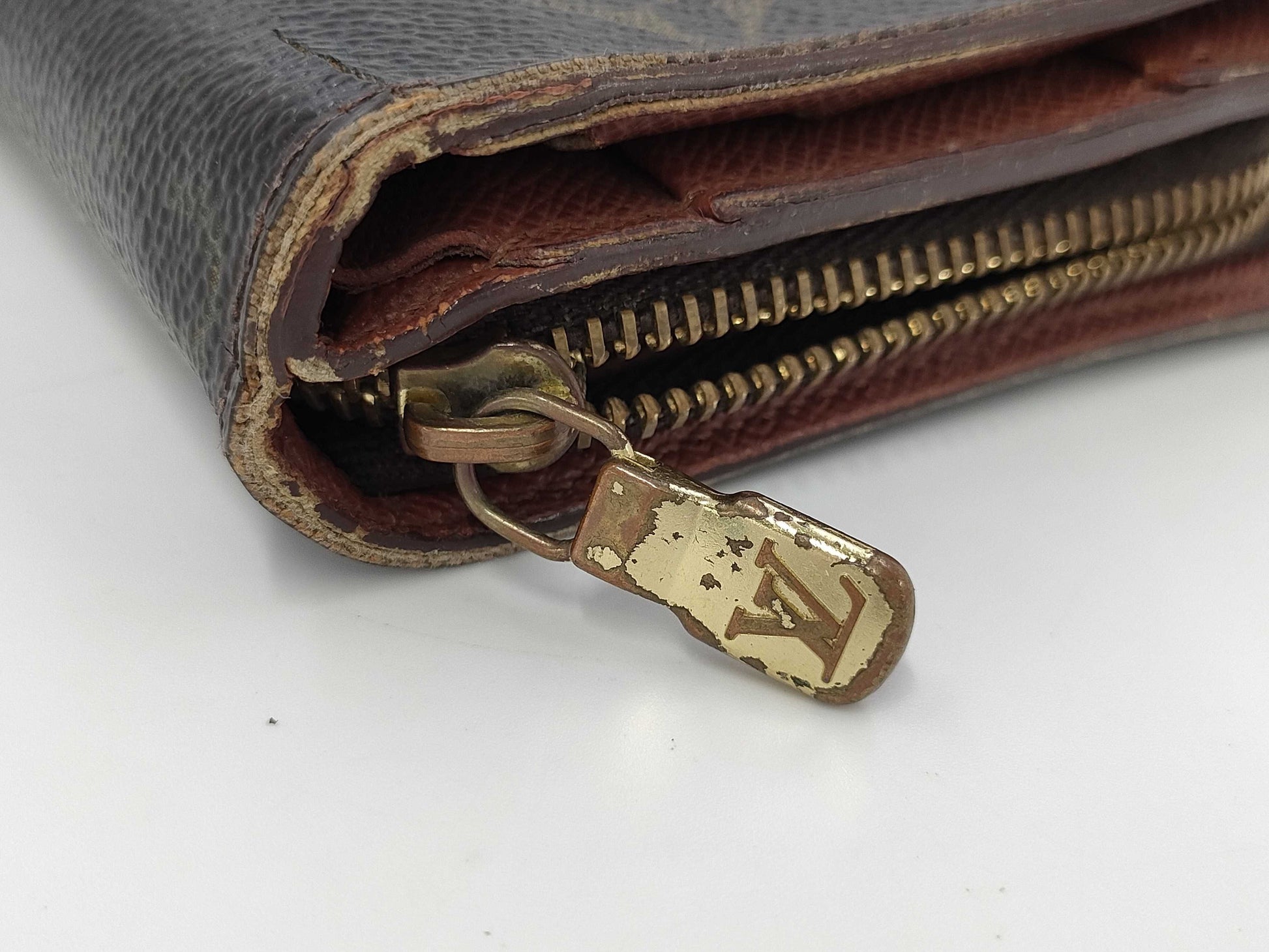 LOUIS VUITTON Monogram Compact Zip Wallet