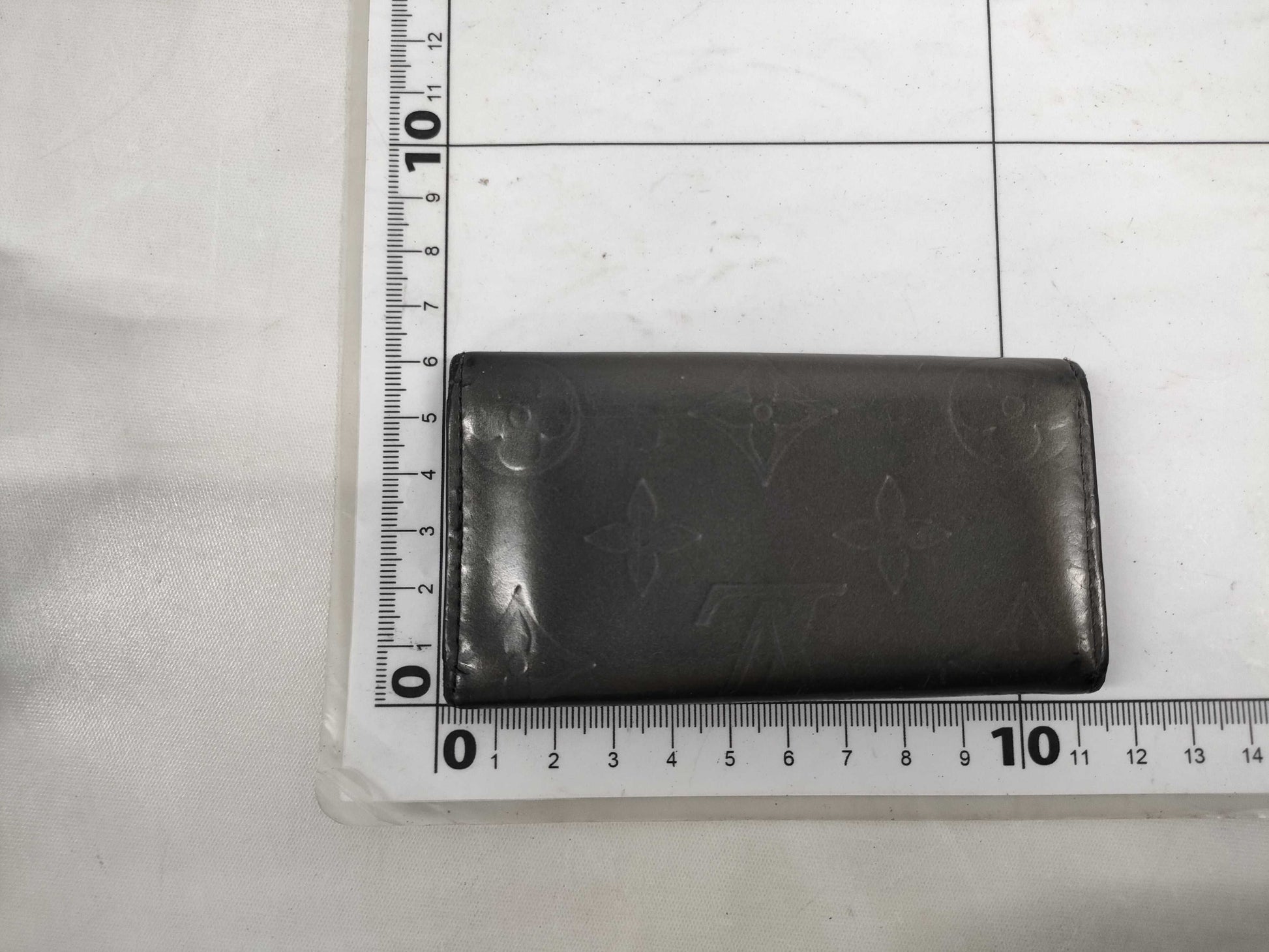 LOUIS VUITTON Monogram Matte Multicle 4-Ring Key Case/Key Holder