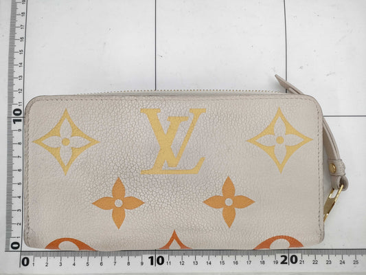 LOUIS VUITTON Monogram Empreinte Zippy Wallet