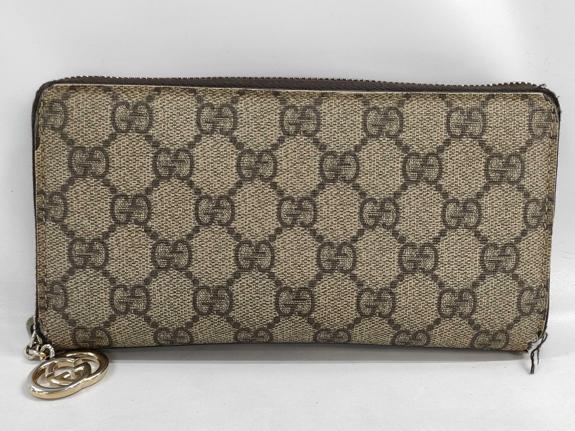 GUCCI GG Supreme 212110 Zippy Wallet