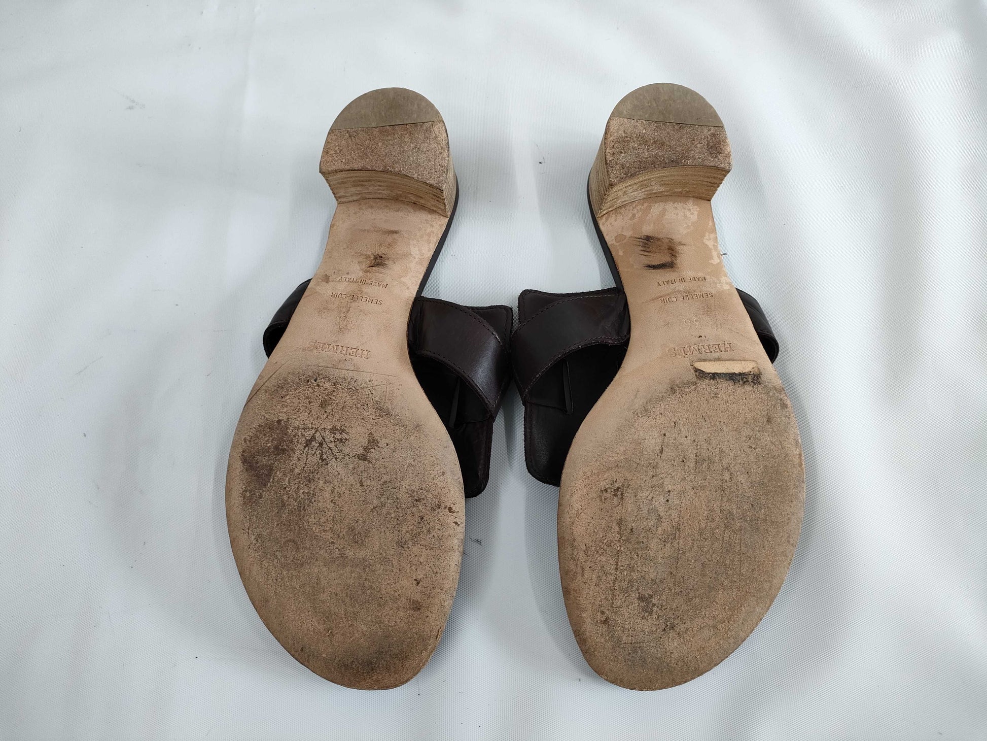 HERMES Horn Belt 36 Thong Sandals