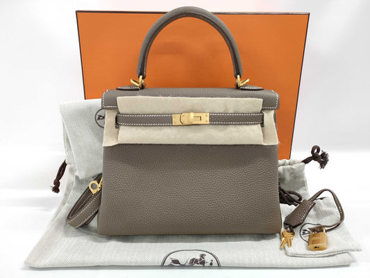 HERMES Kelly 25 Etoupe Togo Matte Gold Hardware W Stamp Handbag