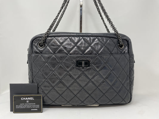 CHANEL CHANEL Matelasse Shoulder Bag Black Shoulder Bag