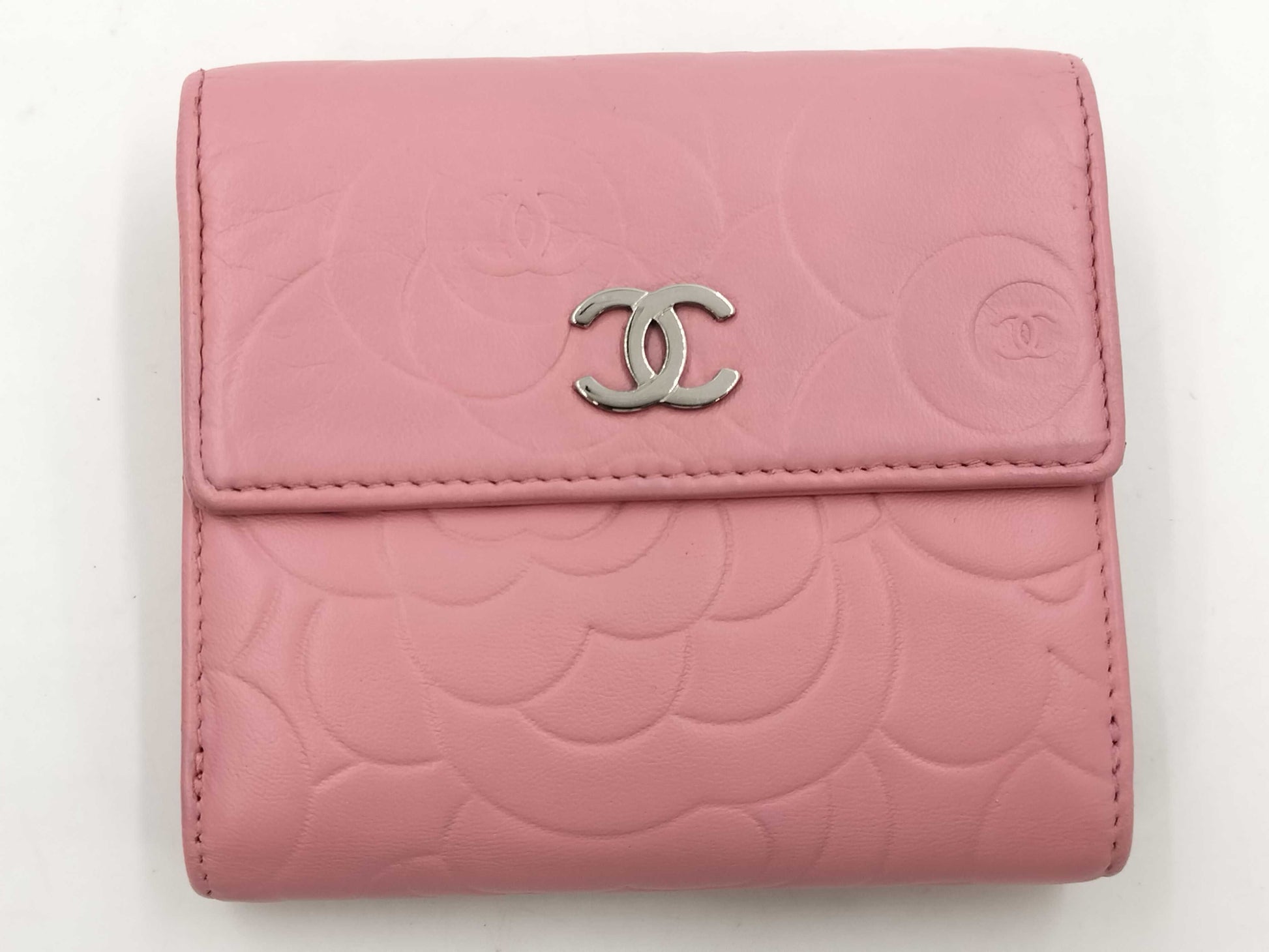 CHANEL Camellia Embossed Lambskin Double-Hook Bi-Fold Wallet