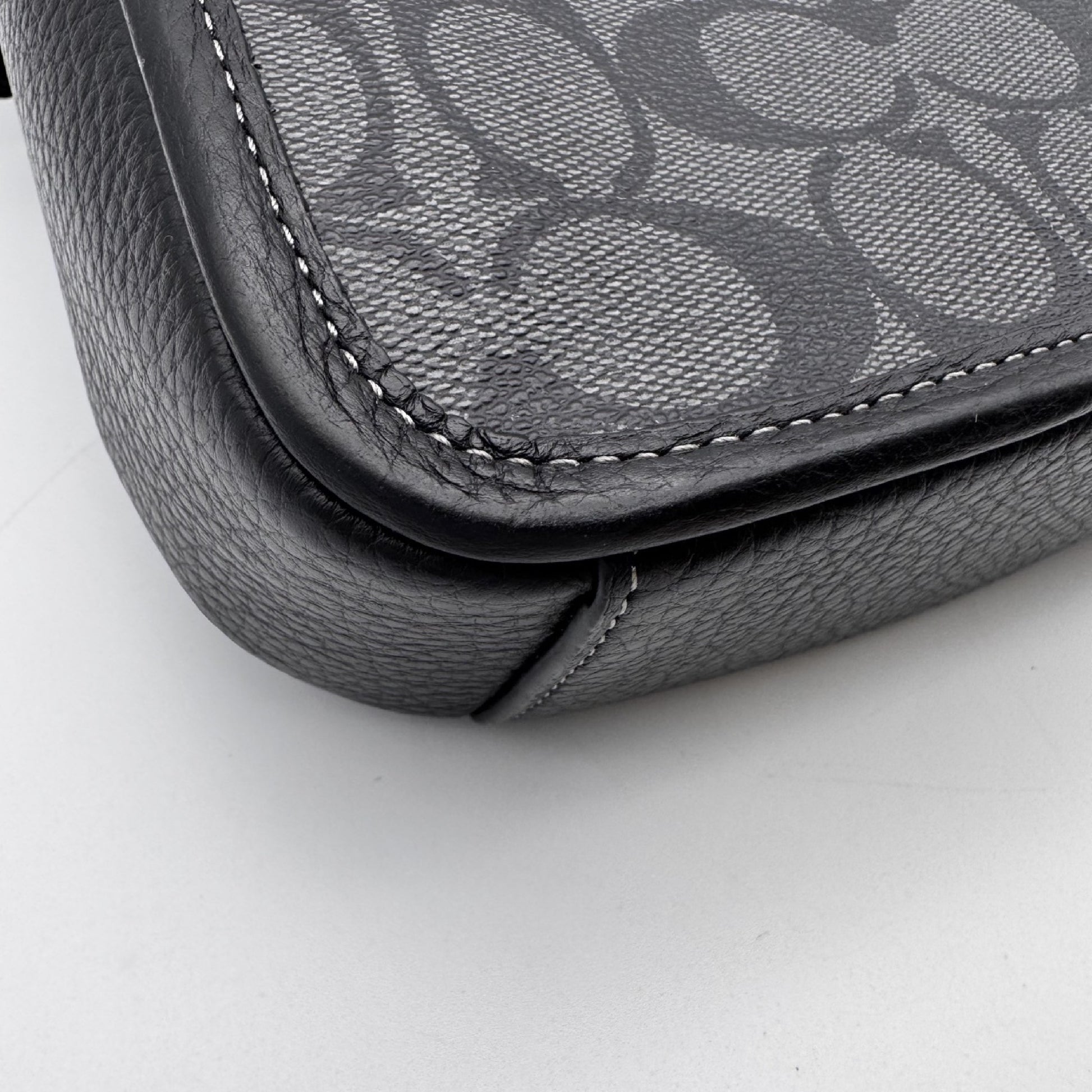 COACH Body Bag Black Size: Approx. W17 No Accessories Shoulder Bag