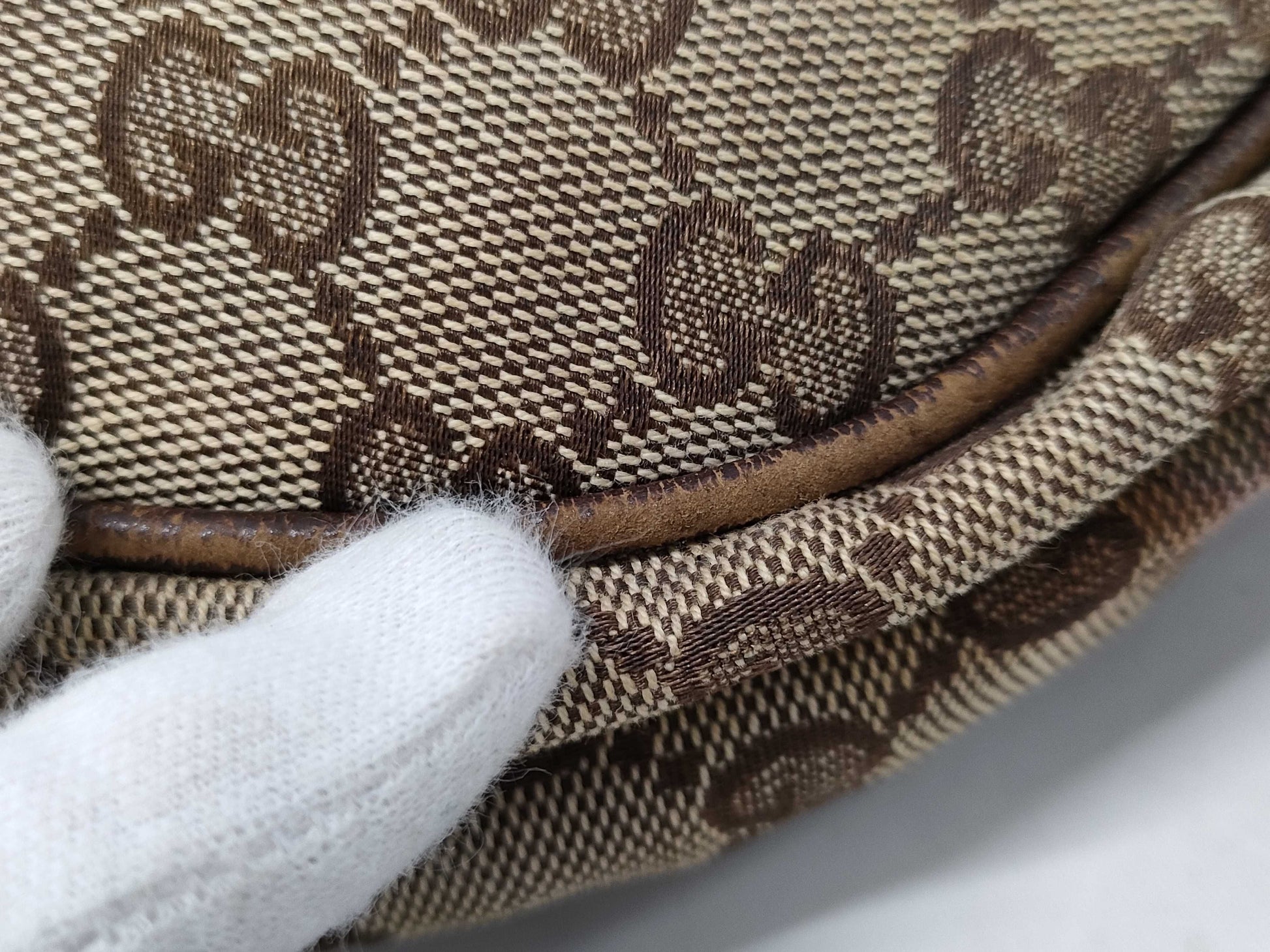 GUCCI Gucci GG Canvas Shoulder Bag