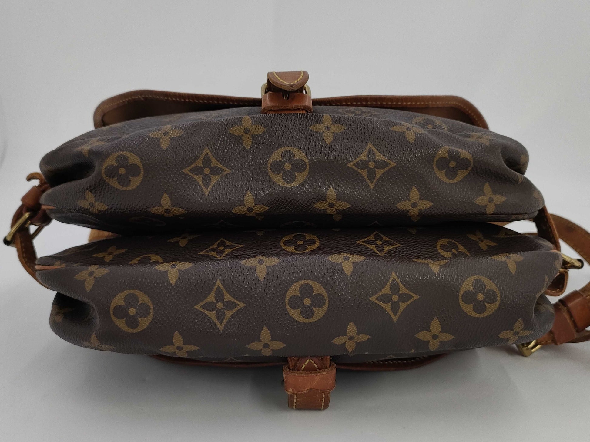 LOUIS VUITTON Monogram Saumur MB0948 Shoulder Bag