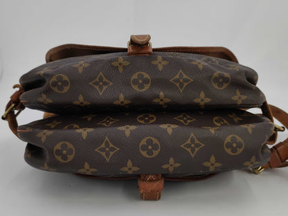 LOUIS VUITTON Monogram Saumur MB0948 Shoulder Bag
