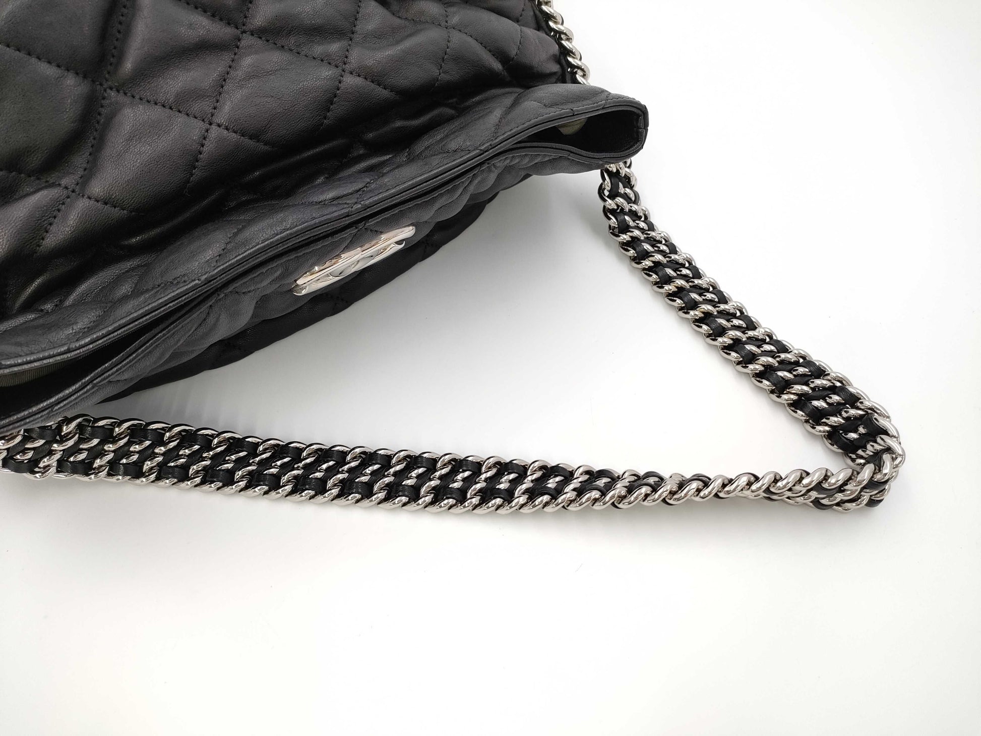 CHANEL Lambskin Round Chain Shoulder Bag