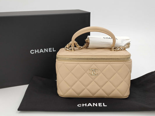 CHANEL Matelasse Vanity Case AP2199 Vanity Bag