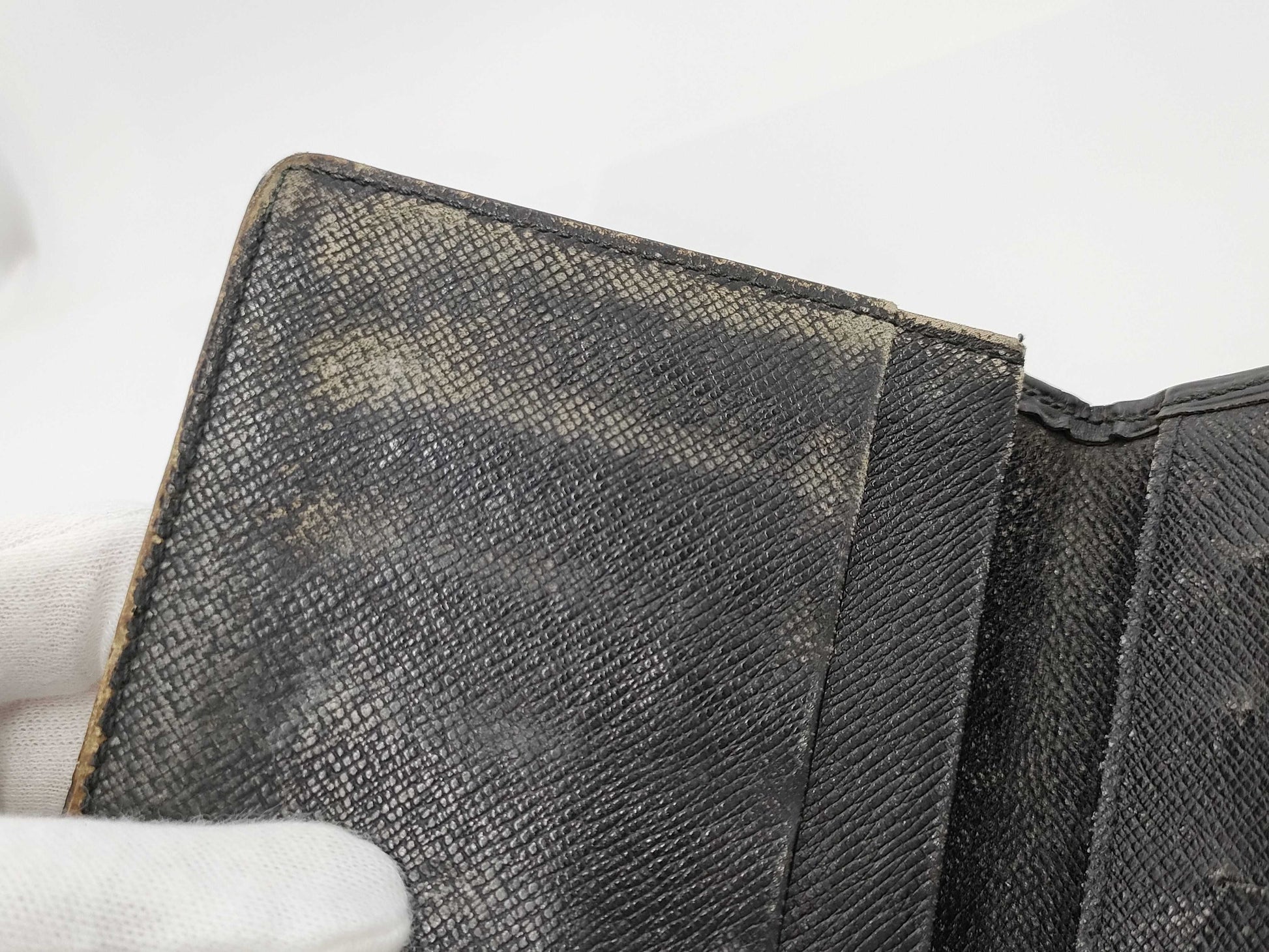 LOUIS VUITTON Louis Vuitton wallet