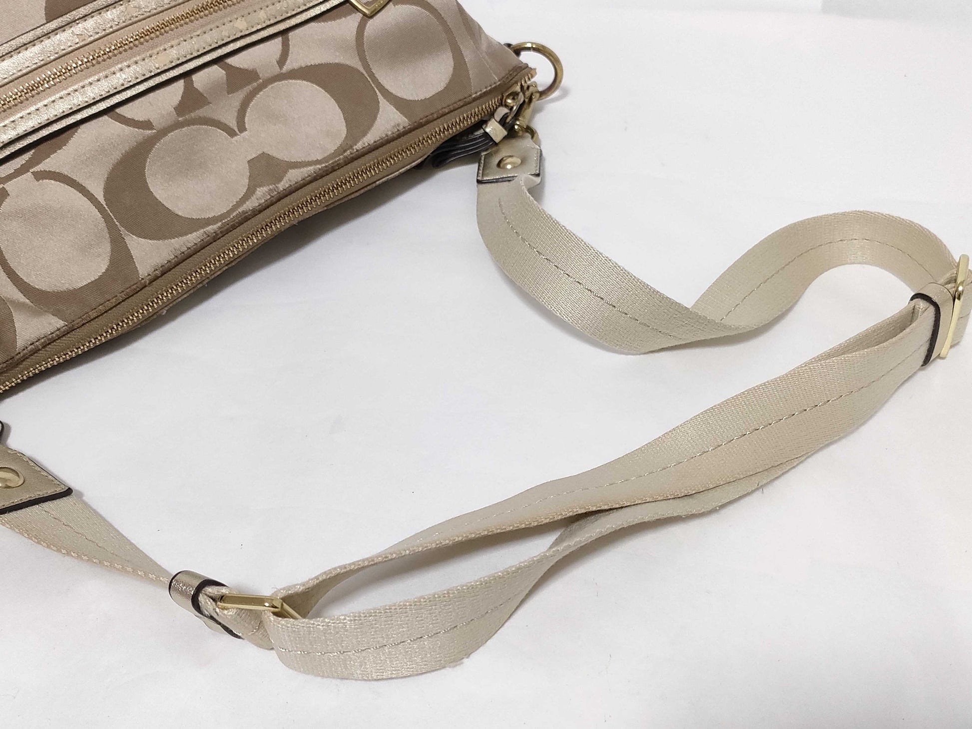 COACH Signature Brand Shoulder Bag