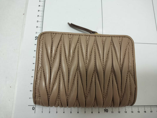 Miu Miu Miu Miu Miu Folding Wallet Matelasse Logo Wallet