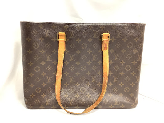 LOUIS VUITTON Luco Tote Bag
