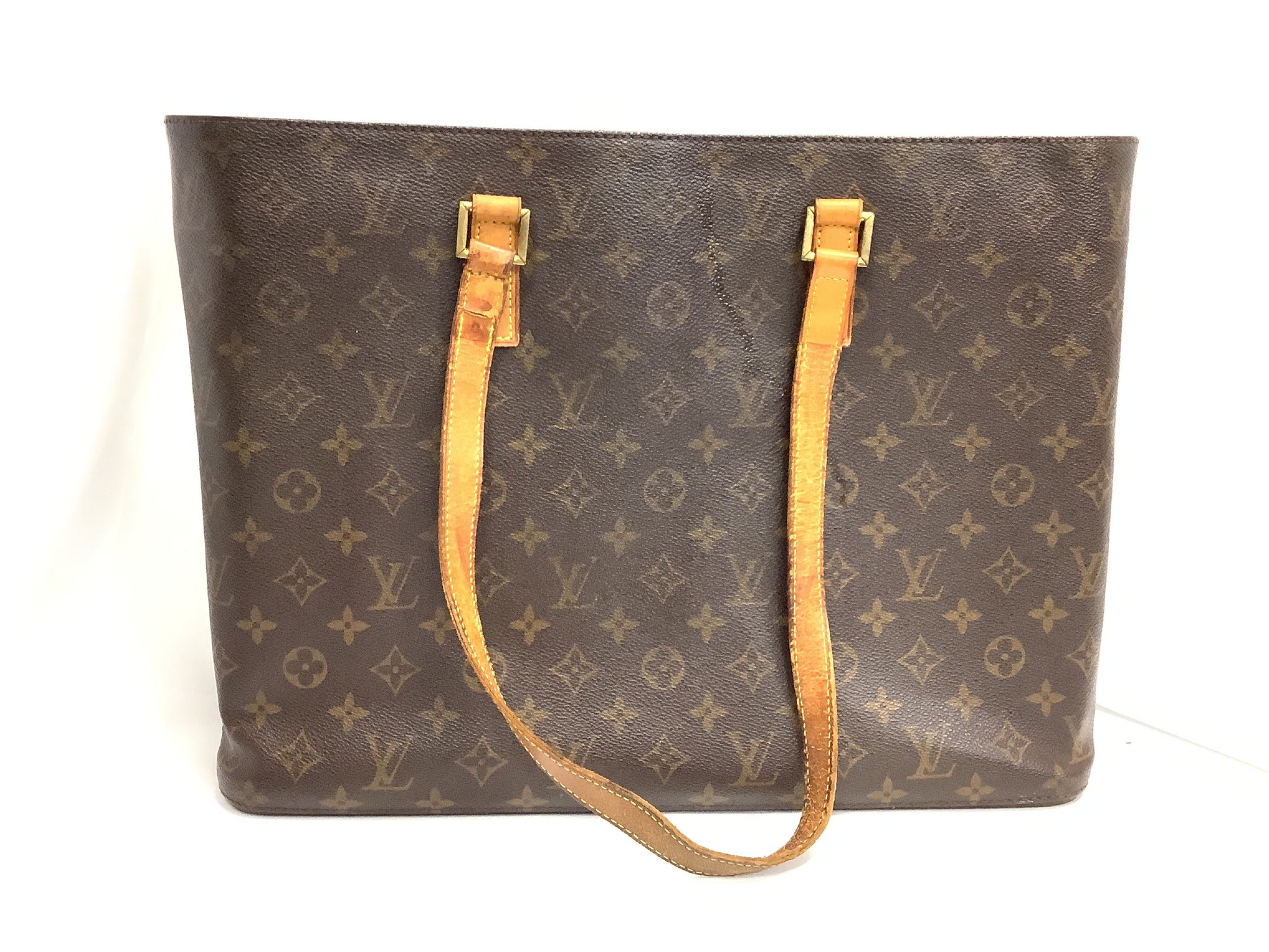LOUIS VUITTON Luco Tote Bag
