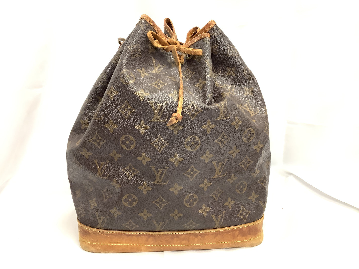 LOUIS VUITTON LOUIS VUITTON Vuitton Noe Handbag