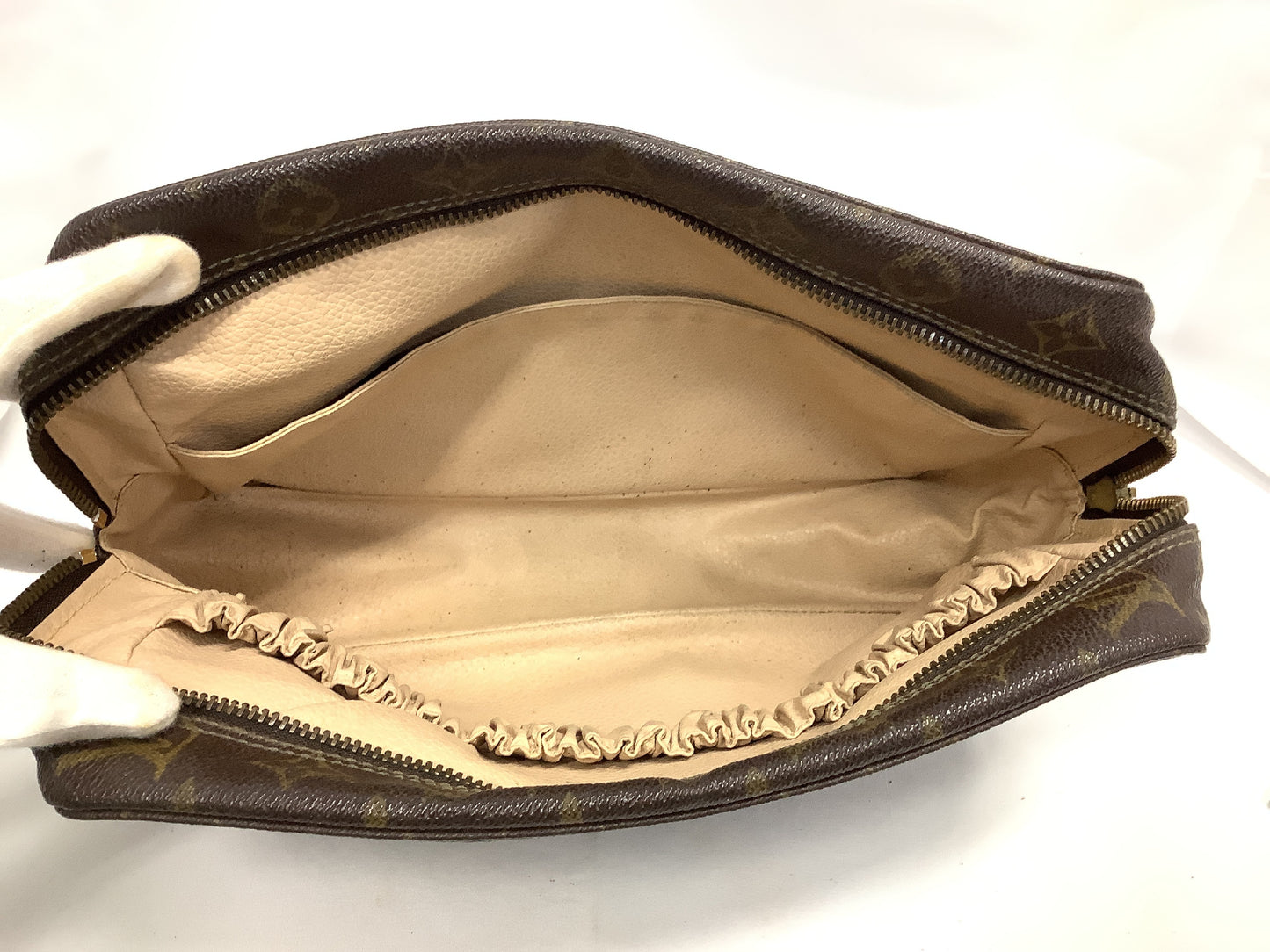 LOUIS VUITTON LOUIS VUITTON Vuitton Truss Toilette 28 Pouch
