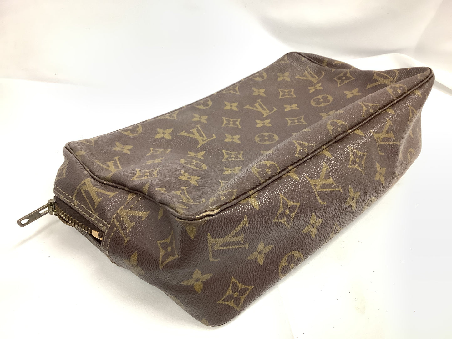 LOUIS VUITTON LOUIS VUITTON Vuitton Truss Toilette 28 Pouch