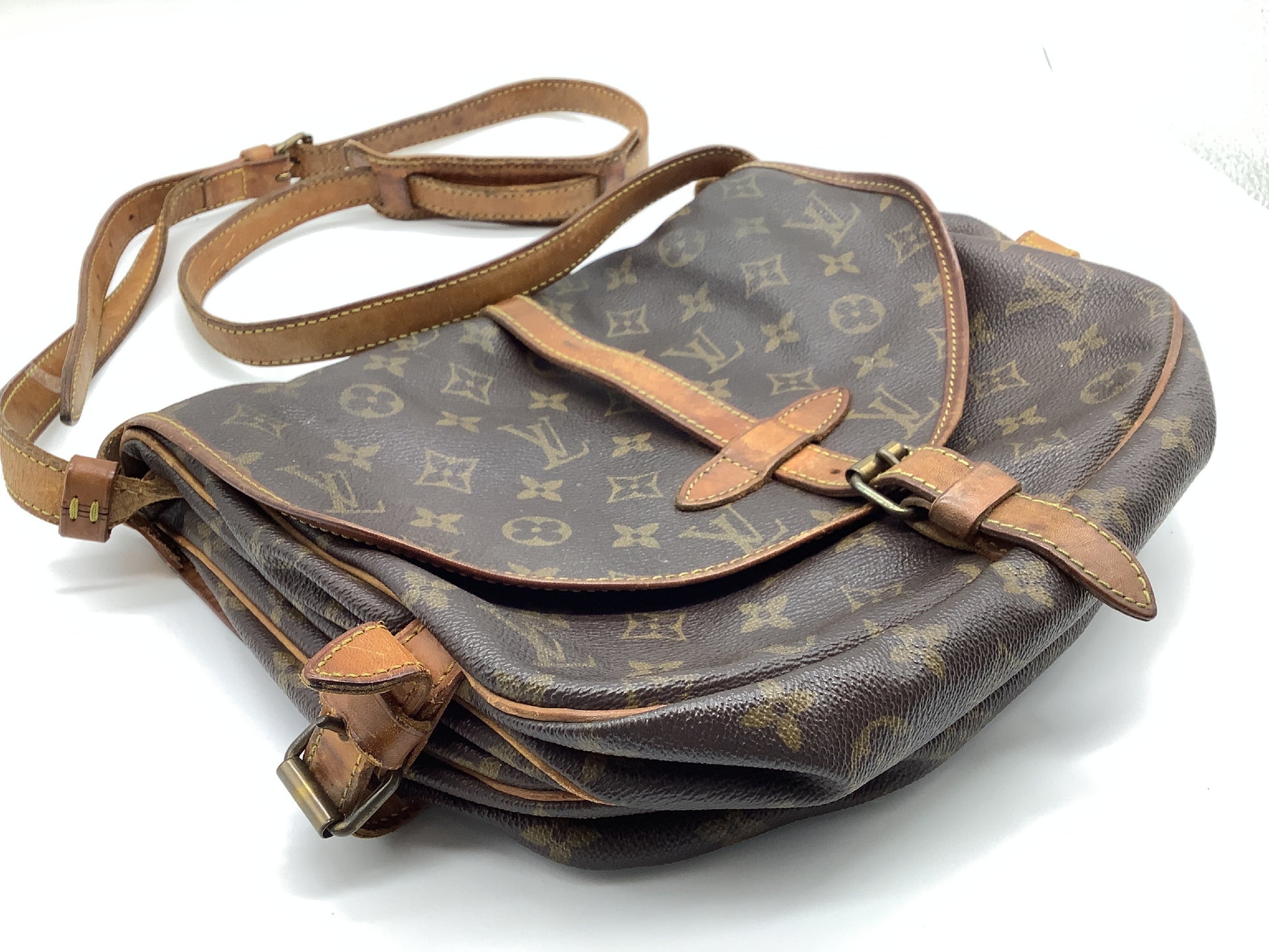 LOUIS VUITTON LOUIS VUITTON Vuitton Monogram Saumur 30 Shoulder Bag