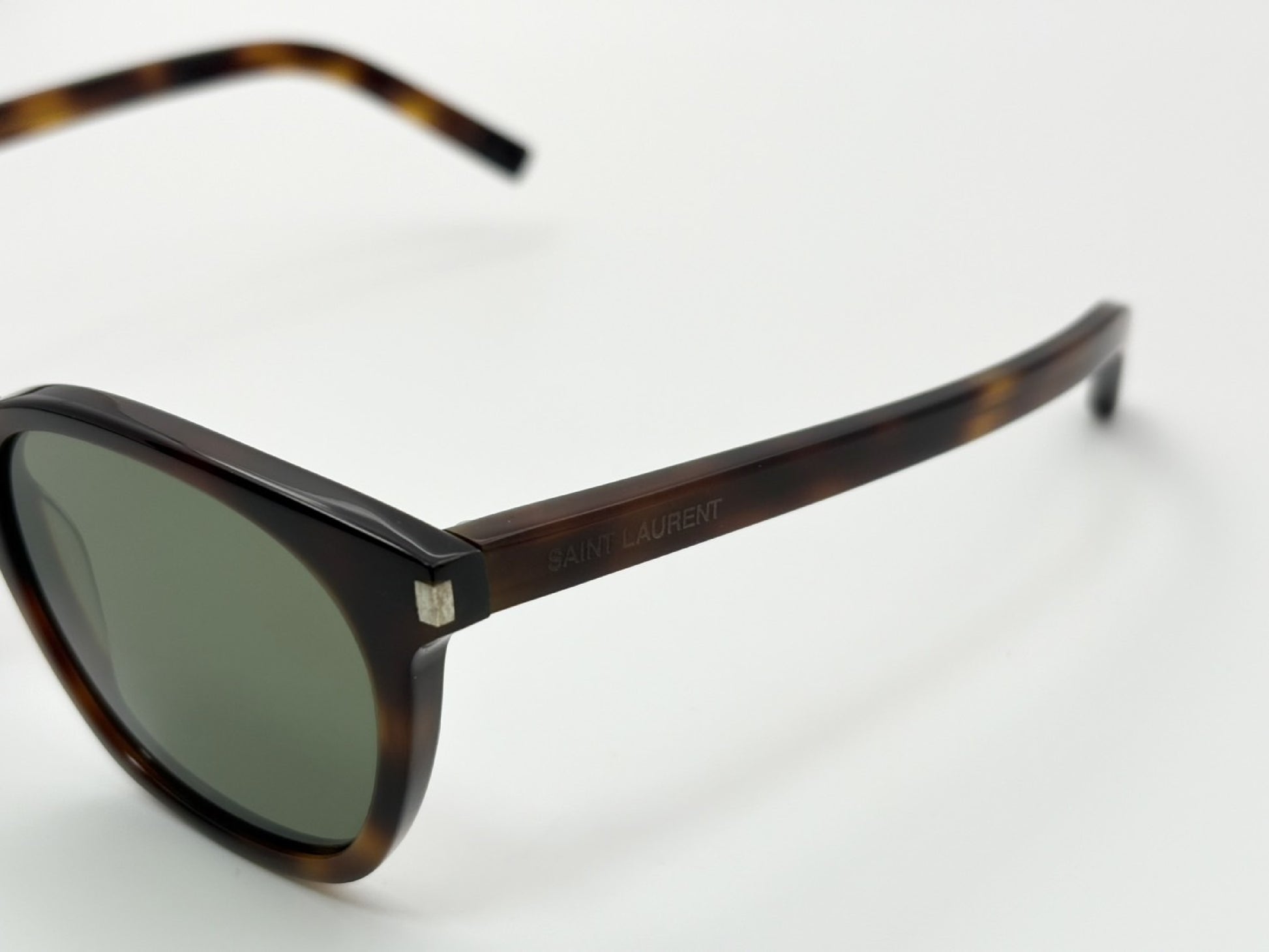 SAINT LAURENT SAINT LAURENT SL28 Classic 49□23-140 Sunglasses Tortoiseshell Brown Leather Case Included Current Model Sunglasses/Eyeglasses