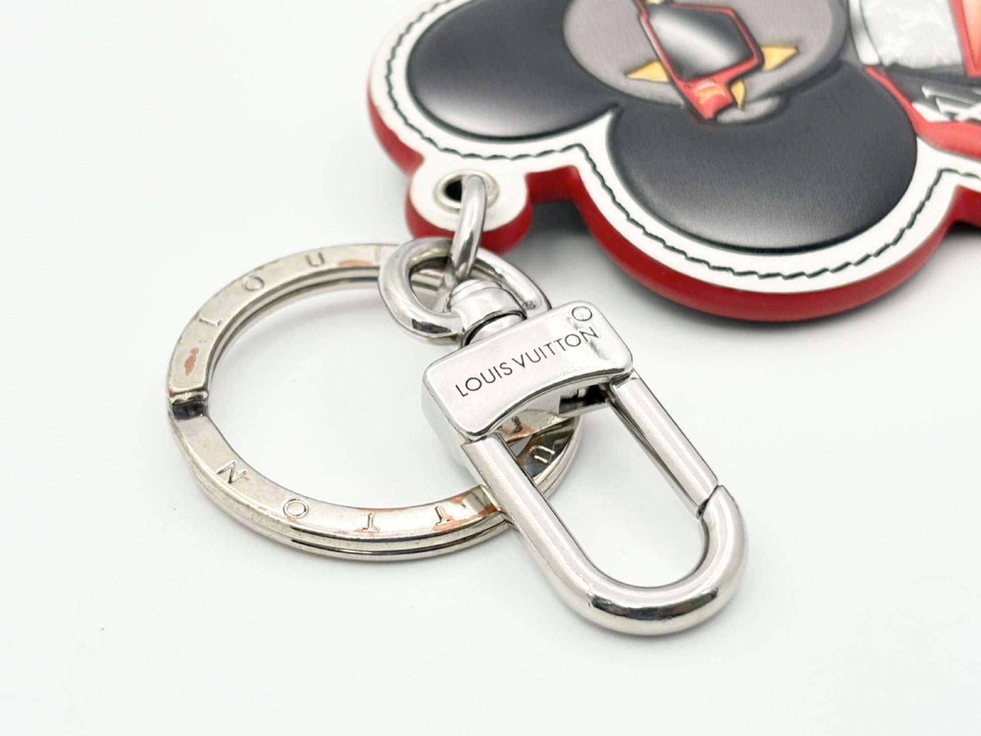 LOUIS VUITTON M00960 Keychain Sporty Car Vivienne Charm Keychain CX4262 Key Case/Keychain