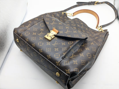 LOUIS VUITTON LOUIS VUITTON LV Monogram Metis Shoulder Bag with Strap