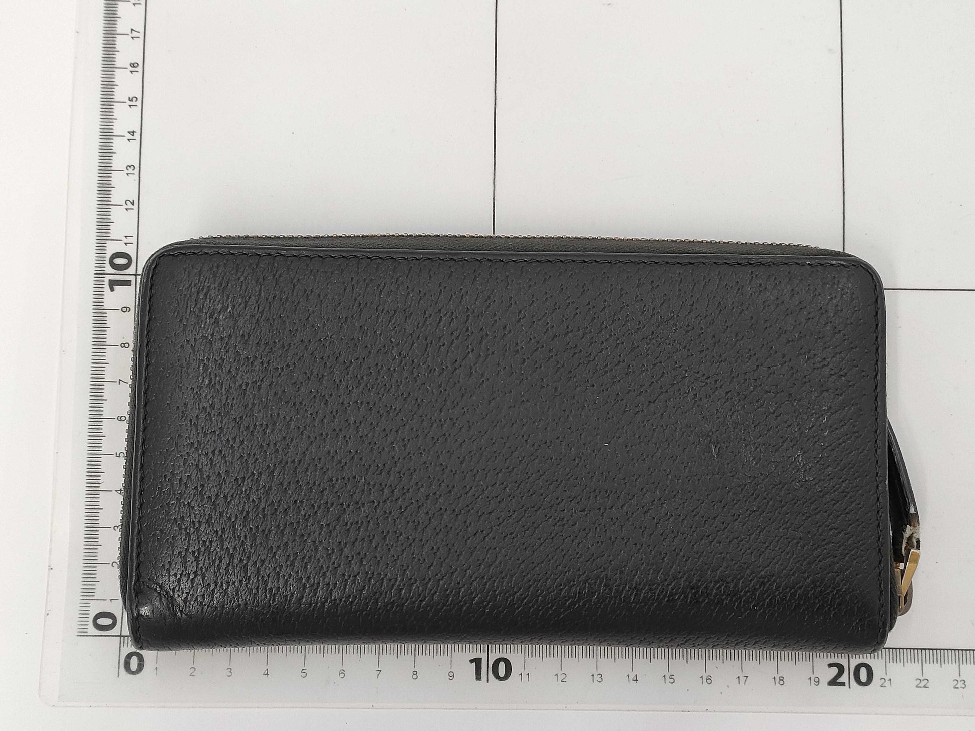 GUCCI Long Wallet with Round Zipper, Black