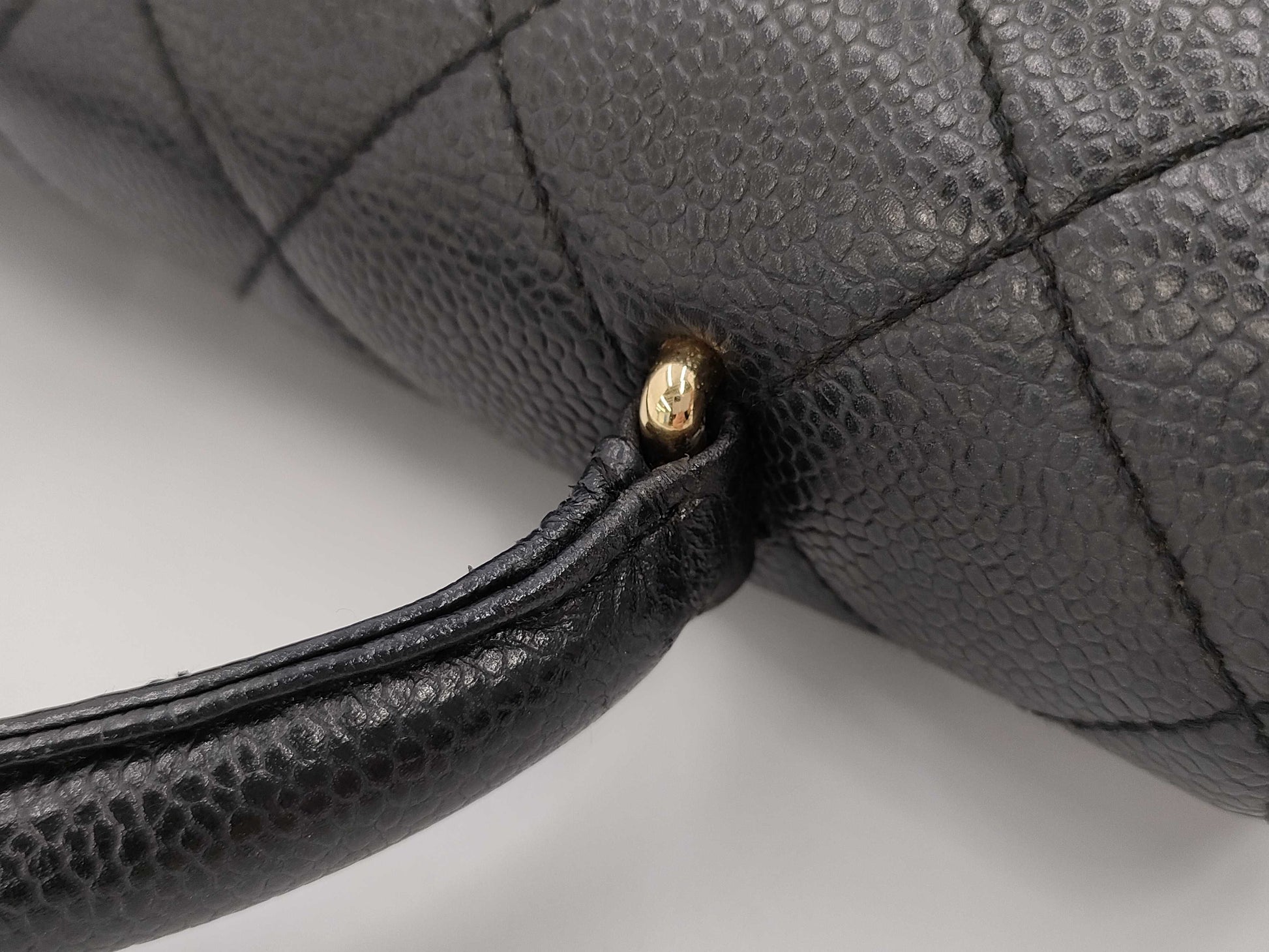 CHANEL Caviar Skin Matelasse Caviar Skin Handbag