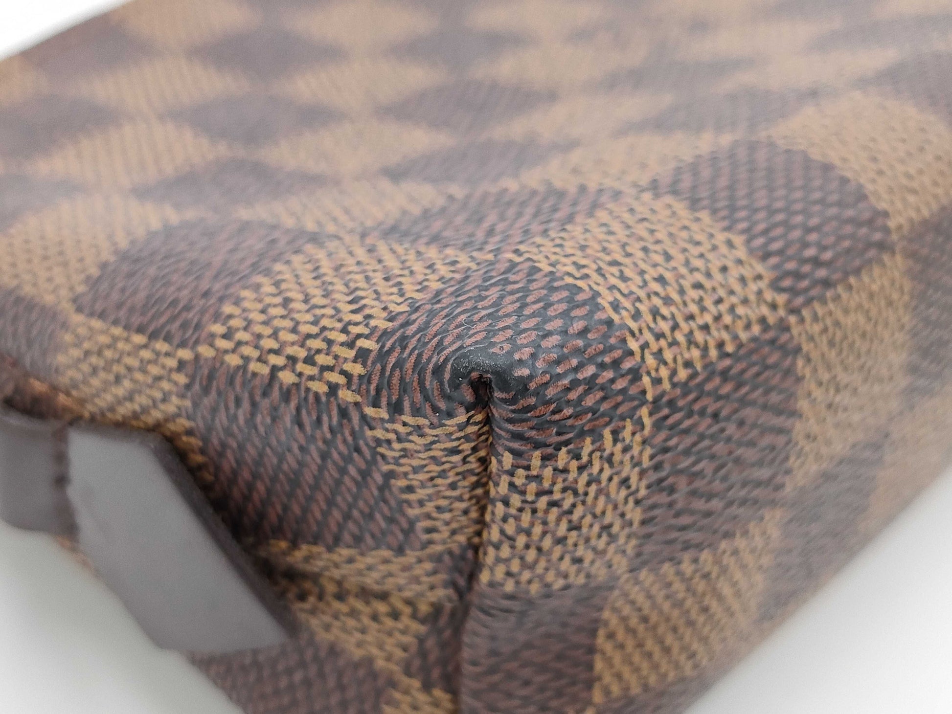 LOUIS VUITTON LOUIS VUITTON Damier LV Damier Pouch Pouch