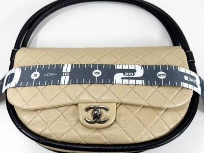 CHANEL Hula Hoop Matelasse Bicolor W30cm Approx. 18 Series [G Card and Seal Included] Black and Silver Hardware Handbag 18134469 Handbag