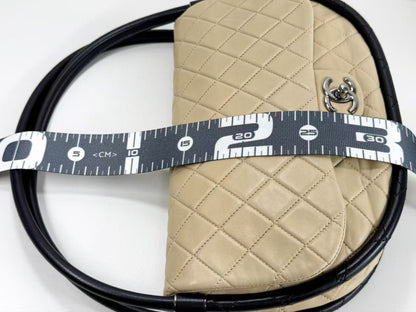 CHANEL Hula Hoop Matelasse Bicolor W30cm Approx. 18 Series [G Card and Seal Included] Black and Silver Hardware Handbag 18134469 Handbag