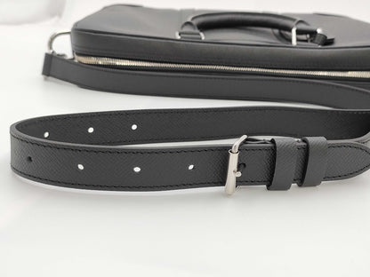 LOUIS VUITTON Taiga Porte-Document Voyage Noir M30925 Accessories: Box/Dust bag Business bag