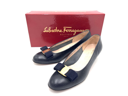 Salvatore Ferragamo Salvatore Ferragamo Vara Ribbon Black Size 6 Pumps