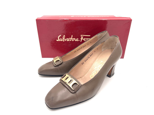 Salvatore Ferragamo Vara Leather Brown Size 6 Pumps