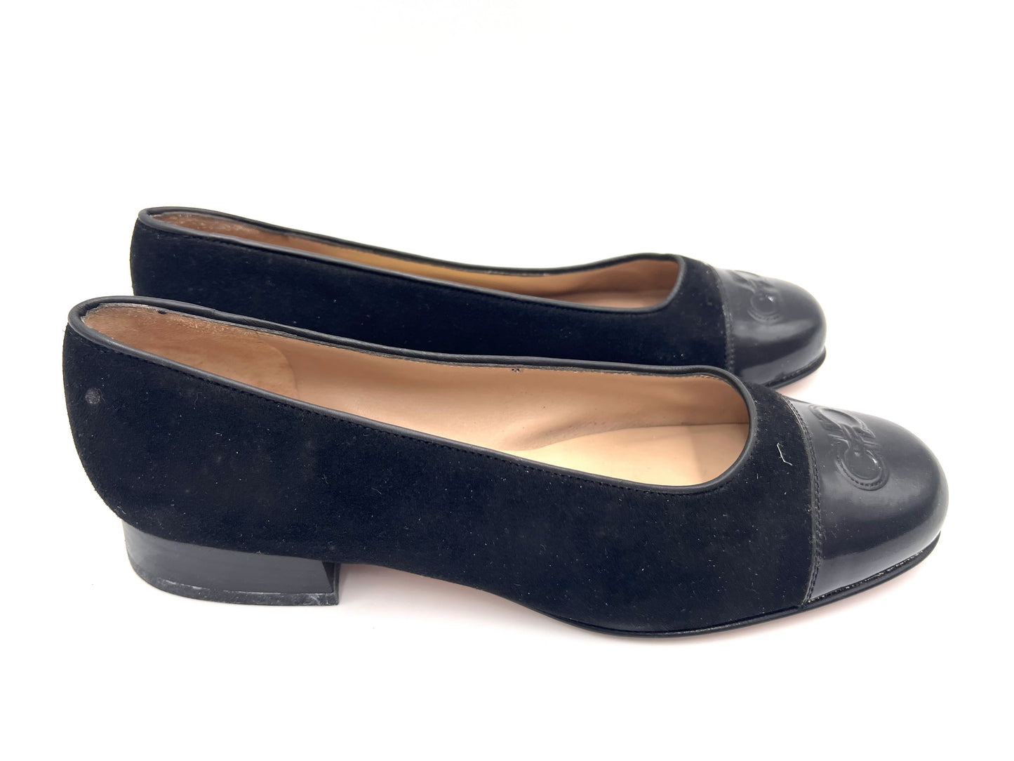 Salvatore Ferragamo Gancini embossed suede pumps in black, size 5