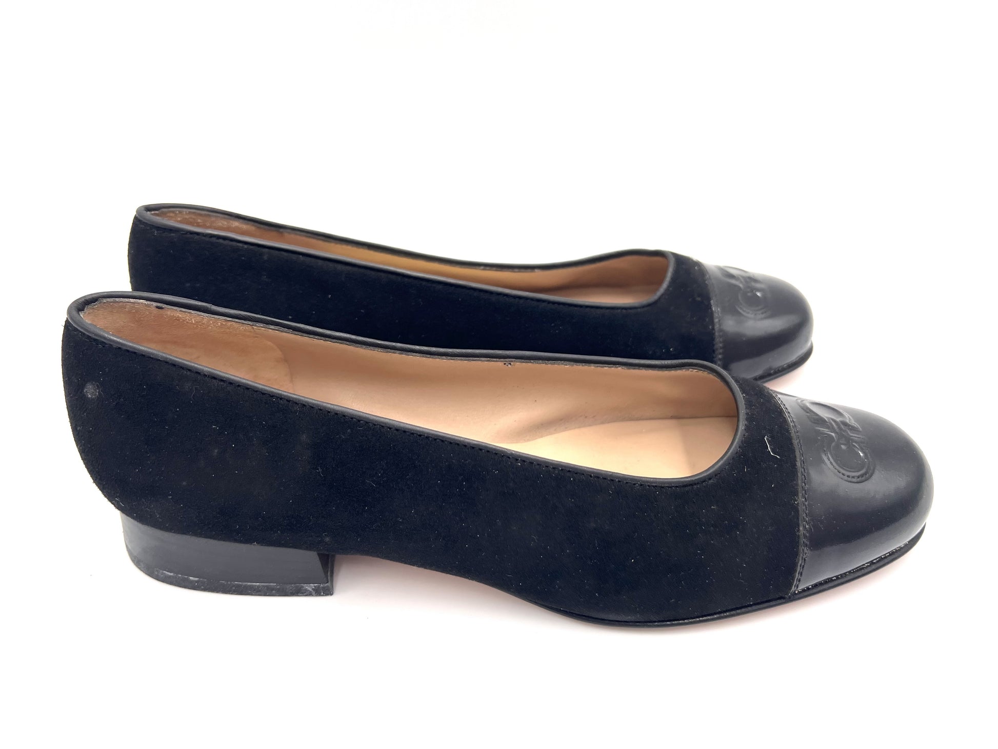 Salvatore Ferragamo Gancini embossed suede pumps in black, size 5