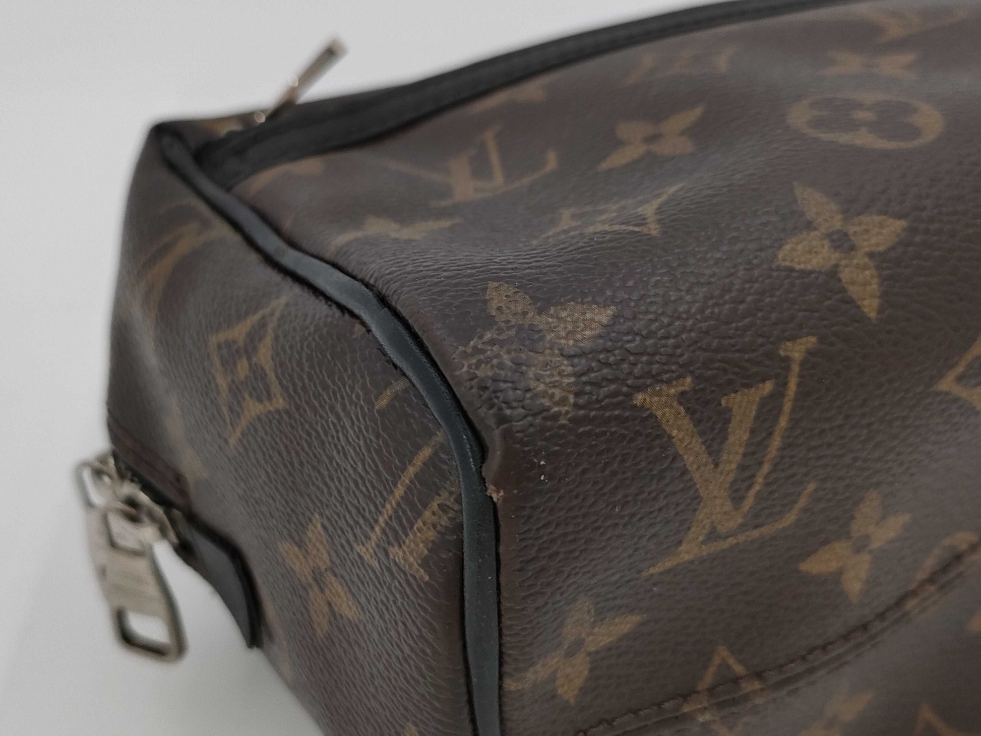 LOUIS VUITTON Monogram Truth Clutch Bag Handbag