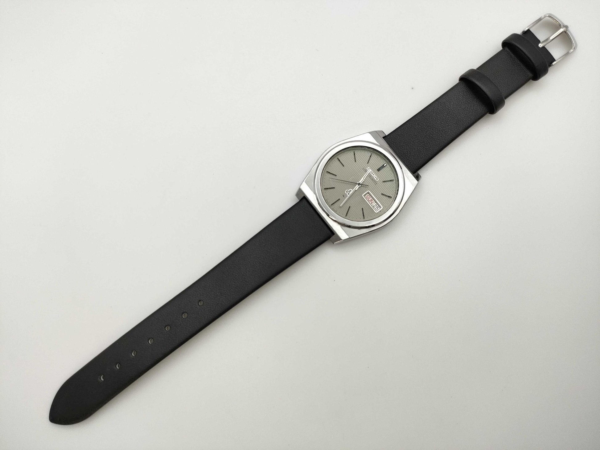 SEIKO 7143-7010 951903 Quartz Movement, Not Working, No Operational Guarantee, Men's Watch