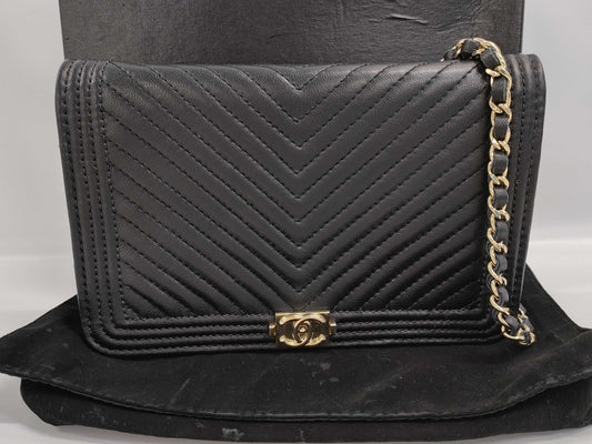 CHANEL Boy Chanel Lamb V-Stitch Chain Wallet Shoulder Bag