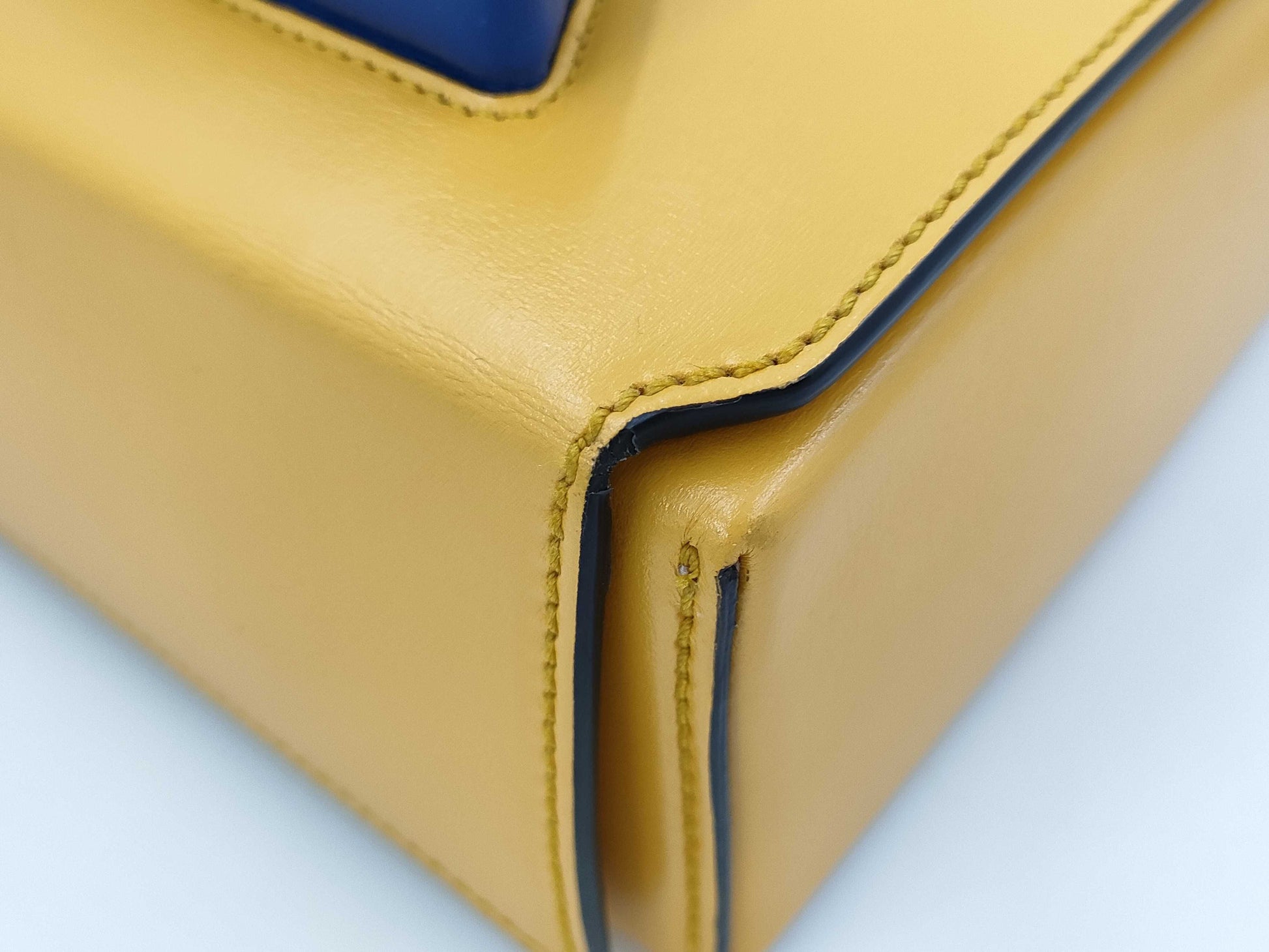 GUCCI bag yellow shoulder bag