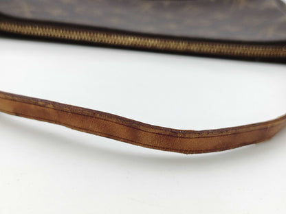 LOUIS VUITTON Monogram Louis Vuitton Pochette Accessoires Handbag