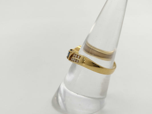 Sapphire and Diamond 18K 2.9g Ring 
