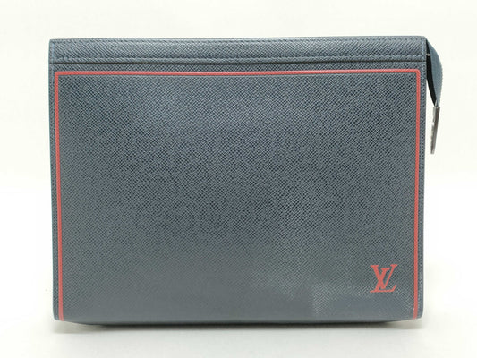 LOUIS VUITTON LOUIS VUITTON Taiga Louis Vuitton Bag LV Taiga Pochette Voyage MM Blue Marine M63394 Second Bag
