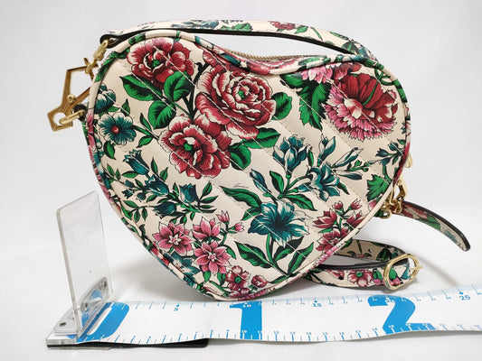GUCCI GucciGucci Heart-Shaped Shoulder Bag Shoulder Bag