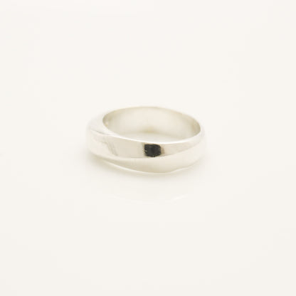 Tiffany & Co. Knife Edge Ring, 925 Sterling Silver, Weight: 4.21g