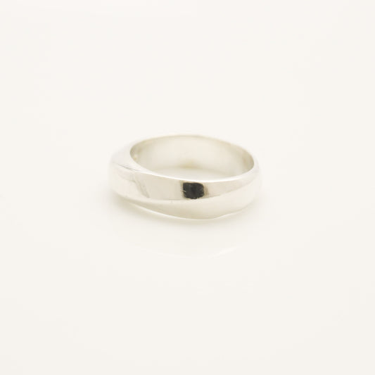 Tiffany & Co. Knife Edge Ring, 925 Sterling Silver, Weight: 4.21g