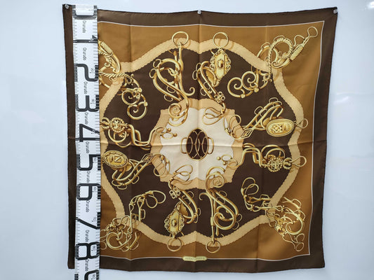 HERMES Carré 90 Lift Profile Scarf