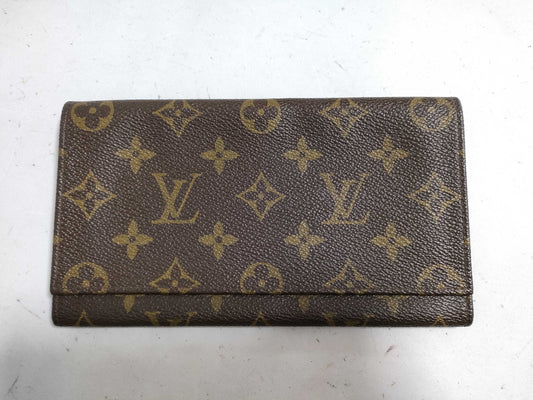 LOUIS VUITTON Monogram LV Wallet Monogram Wallet